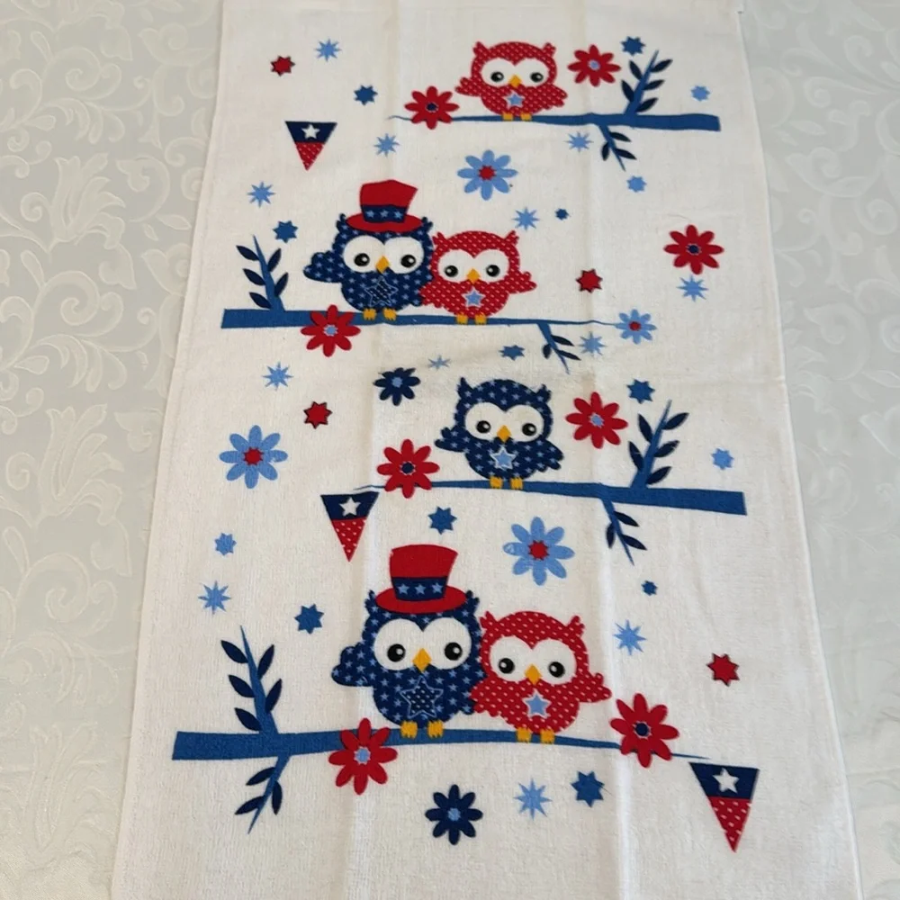 🌟3/$15🌟 NWOT Set of 2 kitchen Towels.